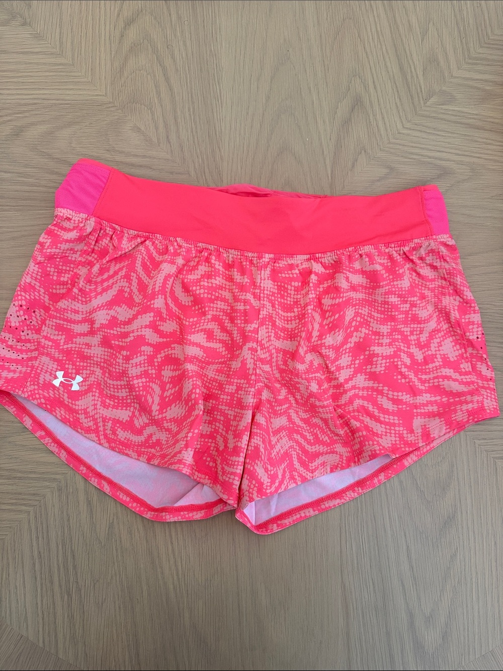 Under Armour Women's Neon Pink Patterned Athletic Shorts NWOT XL